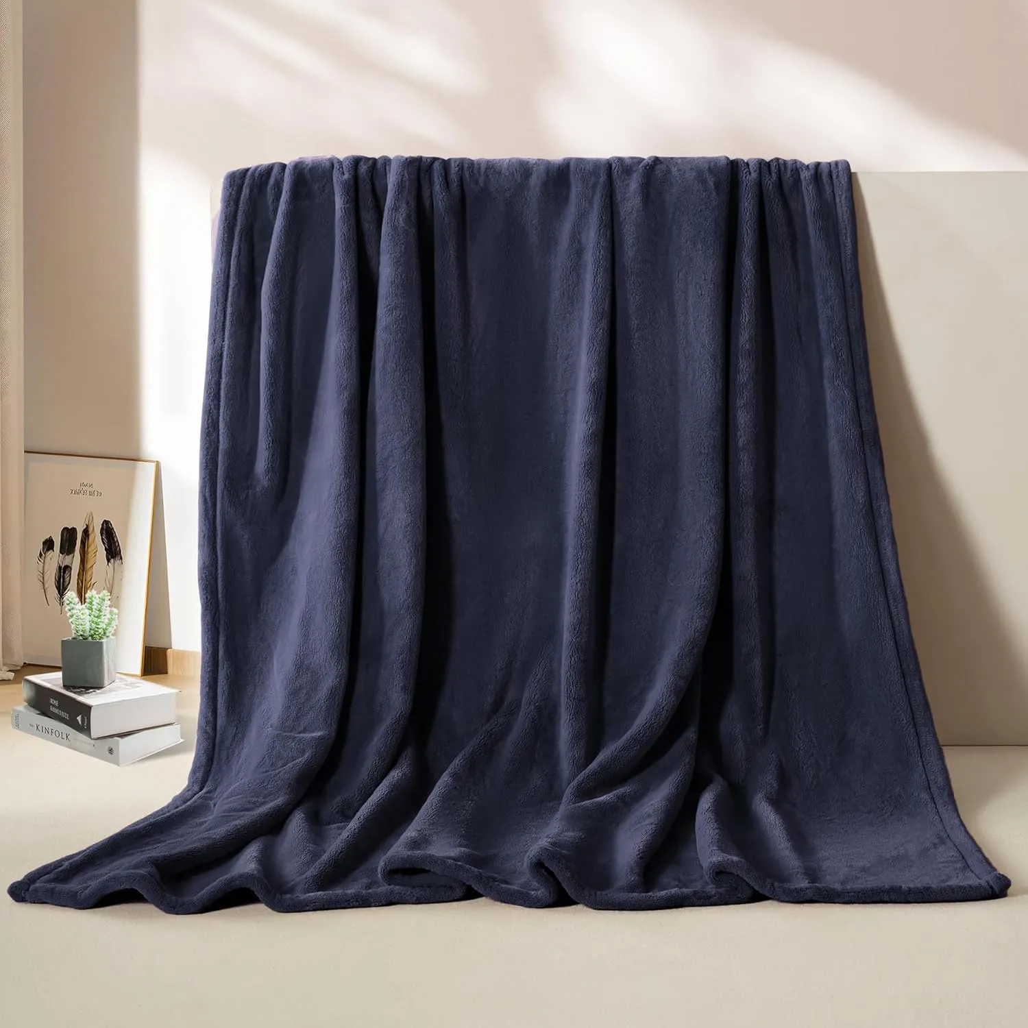 BEAUTEX Fleece Blanket Queen Size Super Soft Flannel Throw Blanket Lightweight Fuzzy Plush Blanket for Couch Sofa or Bed All Seasons (Navy Blue, 90" x 90")